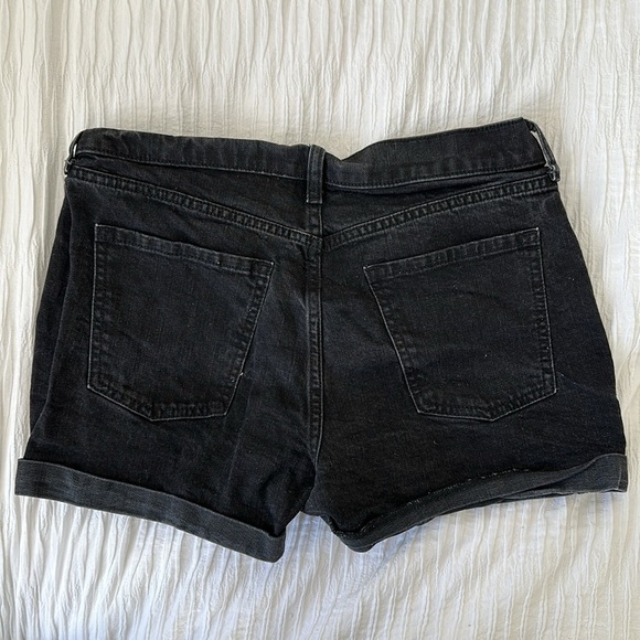 Old Navy High Rise Boyfriend Distressed Black Shorts Size 6 - Picture 3 of 3